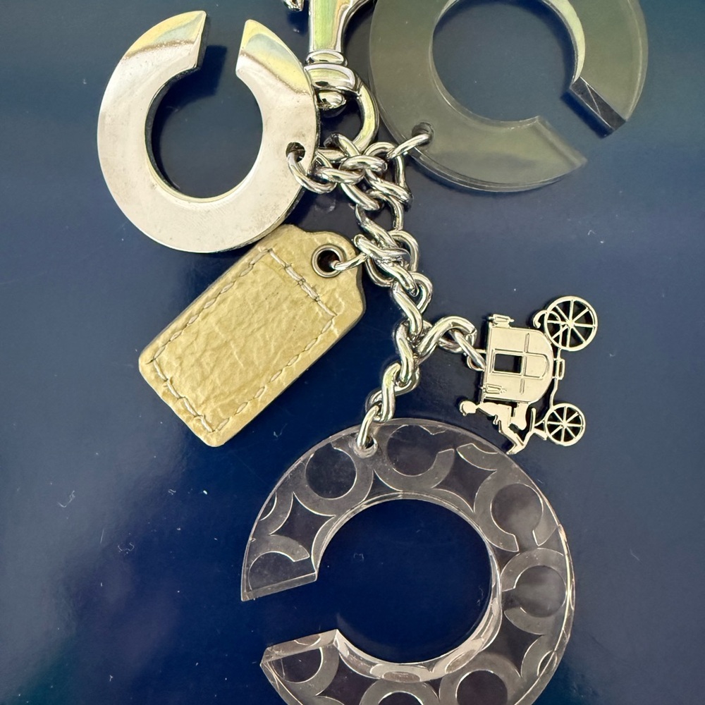 Large COACH Triple C Trigger Snap Keychain Fob Purse Charm Silver Tone - Picture 2 of 6